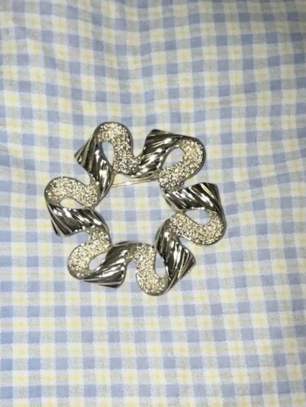 Vintage Sarah Coventry Brooch Ribbon Pendant Swirl Statement Estate Gold Tone
